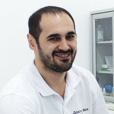 Жакамихов Руслан Хасанбиевич, стоматолог-хирург