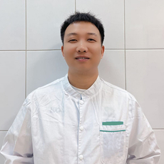 Цзянь Цзюньвэй, массажист