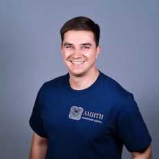 Ли Марк Анатольевич, стоматолог-терапевт