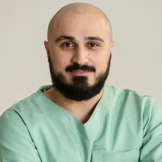 Хачатурян Арамаис Викторович, стоматолог-хирург