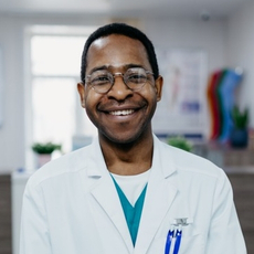 Сидик Абабукар Ибн, флеболог