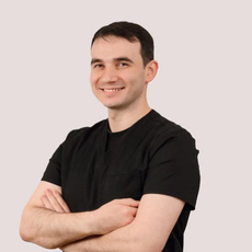 Мазлоев Батырбек Таймуразович, стоматолог-терапевт