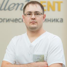 Дутов Александр Андреевич, стоматолог-терапевт