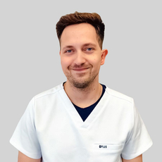 Никулин Владимир Олегович, стоматолог-терапевт