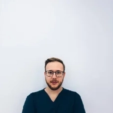 Шахрай Владислав Алексеевич, стоматолог-терапевт