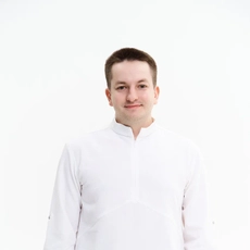 Чураев Ренат Тимурович, стоматолог-терапевт