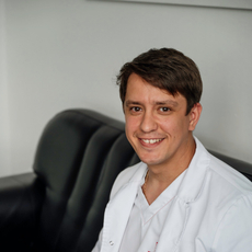 Карагачев Руслан Викторович, стоматолог-хирург