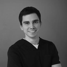 Тишенин Иван, стоматолог-терапевт