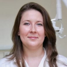 Чумакова Елена Николаевна, стоматолог-терапевт