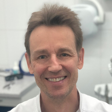 Максимов Юрий Владимирович, стоматолог-терапевт