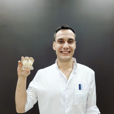 Четвериков Антон Валерьевич, стоматолог-терапевт