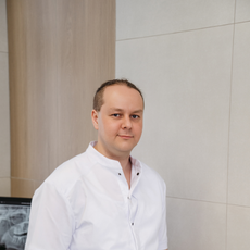 Зарецкий Ярослав Сергеевич, стоматолог-терапевт