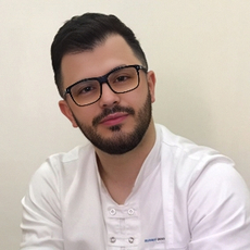 Абрамян Арташес Леонидович, стоматолог-терапевт