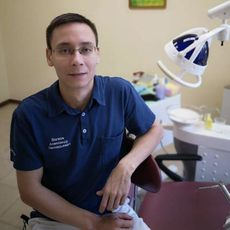 Волков Александр Геннадьевич, стоматолог-терапевт