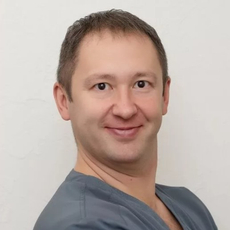 Яковенко Константин Николаевич, стоматолог-хирург