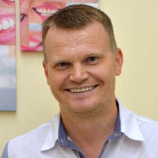 Муханов Роман Юрьевич, стоматолог-терапевт