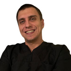 Харитонов Артём Игоревич, стоматолог-хирург