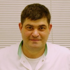 Шагин Леонид Владимирович, стоматолог-терапевт