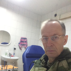 Новосёлов Виктор Евгеньевич, стоматолог-терапевт