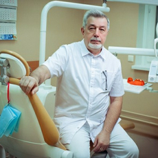 Куренков Юрий Александрович, стоматолог-терапевт