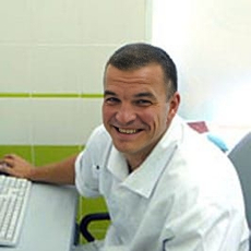 Вещев Владимир Олегович, стоматолог-хирург