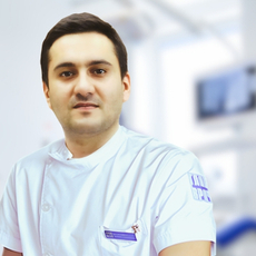 Тушдиев Ахмед Романович, стоматолог-терапевт
