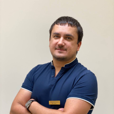 Улбутов Алексей Валерьевич, стоматолог-хирург