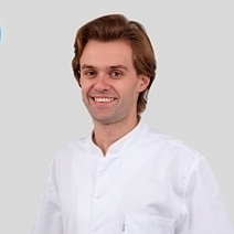 Старковский Константин Игоревич, стоматолог-терапевт