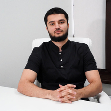 Эмирханов Аким Маликович, флеболог