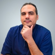 Ихрават Ибрахим Фаик Авад, ортопед