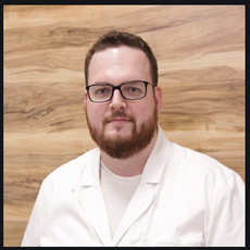 Яровой Дмитрий Андреевич, офтальмолог-хирург