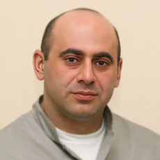 Ванян Александр Шотаевич, стоматолог-терапевт