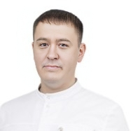 Камусин Евгений Азатович, стоматолог-терапевт