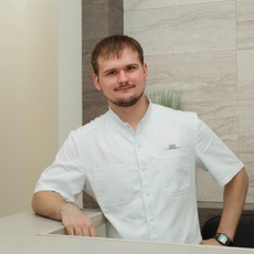 Ахтанин Александр Александрович, стоматолог-терапевт