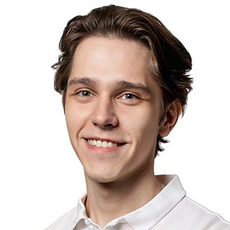 Маслов Роман Михайлович, стоматолог-хирург