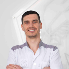 Варварюк Максим Сергеевич, стоматолог-терапевт