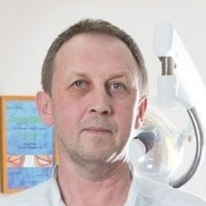 Никольский Михаил Юрьевич, стоматолог-терапевт