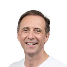 Тарханов Александр Валерьевич, стоматолог-хирург