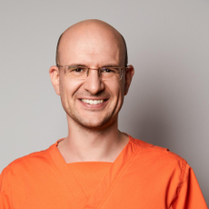 Пономарев Олег Юрьевич, стоматолог-хирург