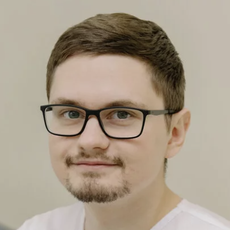 Назаров Артур Сергеевич, стоматолог-терапевт