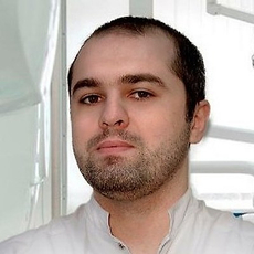 Салманов Вугар Азер, стоматолог-терапевт