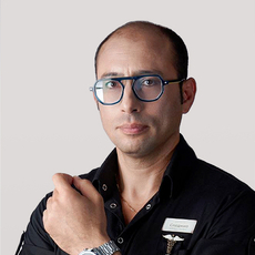 Серджио Хаяти, массажист