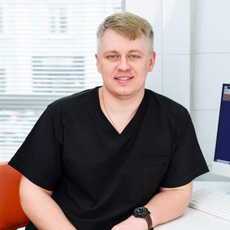 Коник Антон Сергеевич, стоматолог-хирург