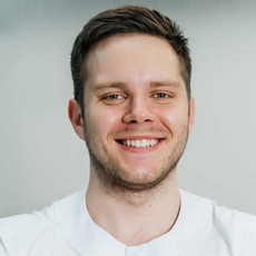 Чернышов Илья Юрьевич, стоматолог-терапевт