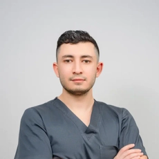 Искяндеров Дэнес Киясович, стоматолог-терапевт