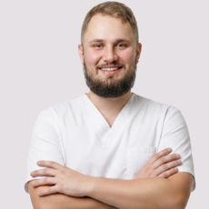 Малюженко Дмитрий Олегович, стоматолог-хирург
