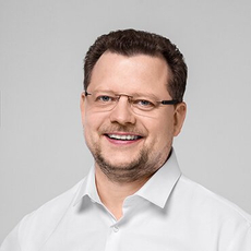 Пестряков Константин Юрьевич, стоматолог-хирург