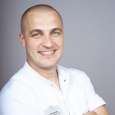 Паремузян Рафаэл Эдуардович, стоматолог-терапевт