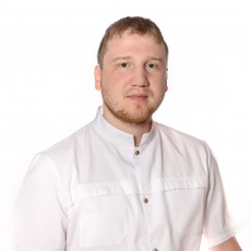 Тарасенко Евгений Алексеевич, стоматолог-терапевт