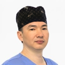 Казакбаев Артур Амирович, офтальмолог-хирург